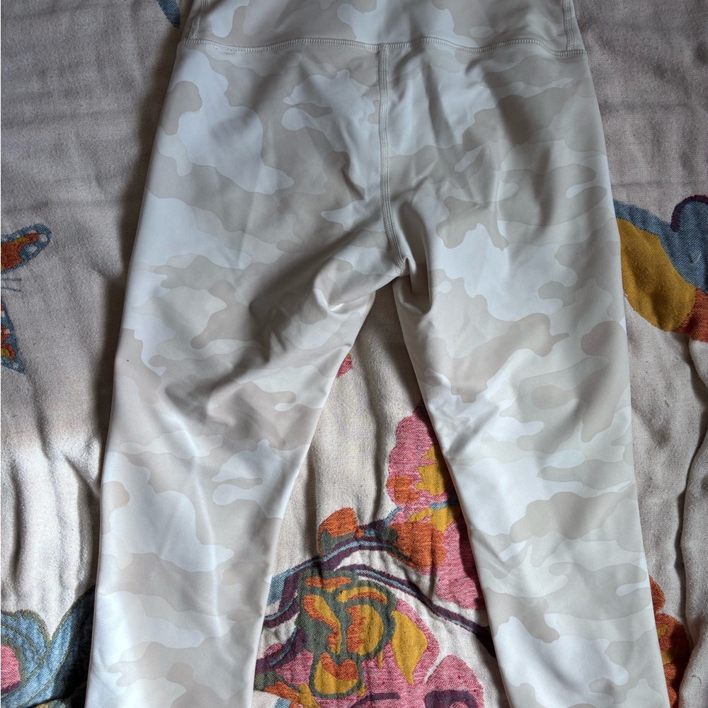 Old Navy Active Powersoft Leggings - Cream and Gray